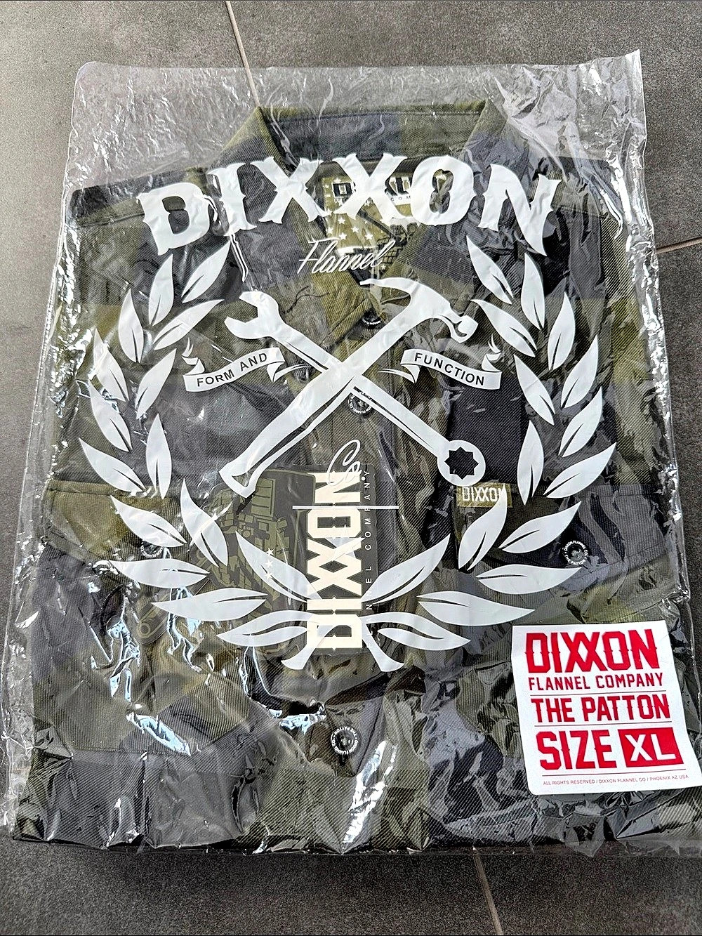 Dixxon Flannel Company Graphic Short Sleeve Shirt WXL NWT